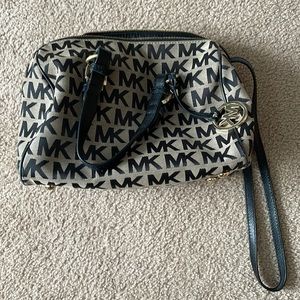 Michael Kors Purse with crossbody strap